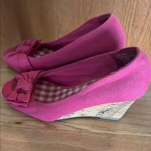 Pink Wedge Heels with Bow Accent